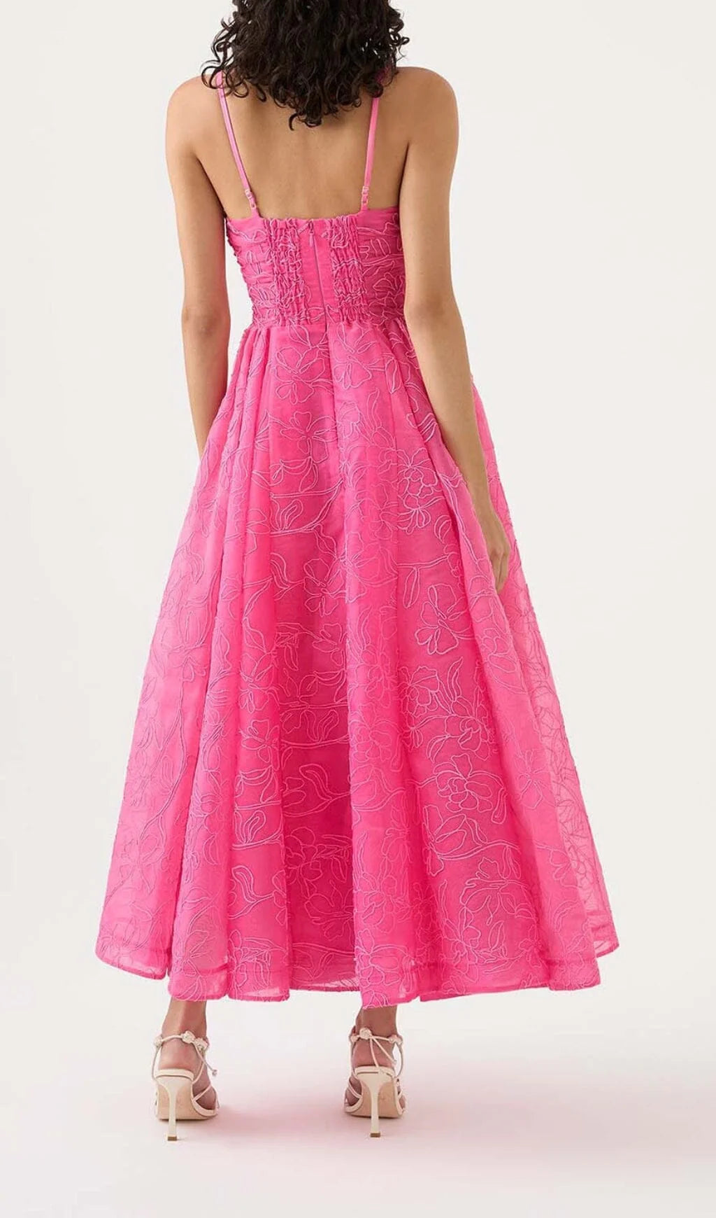 Robe de bal longue plissée à bretelles spaghetti